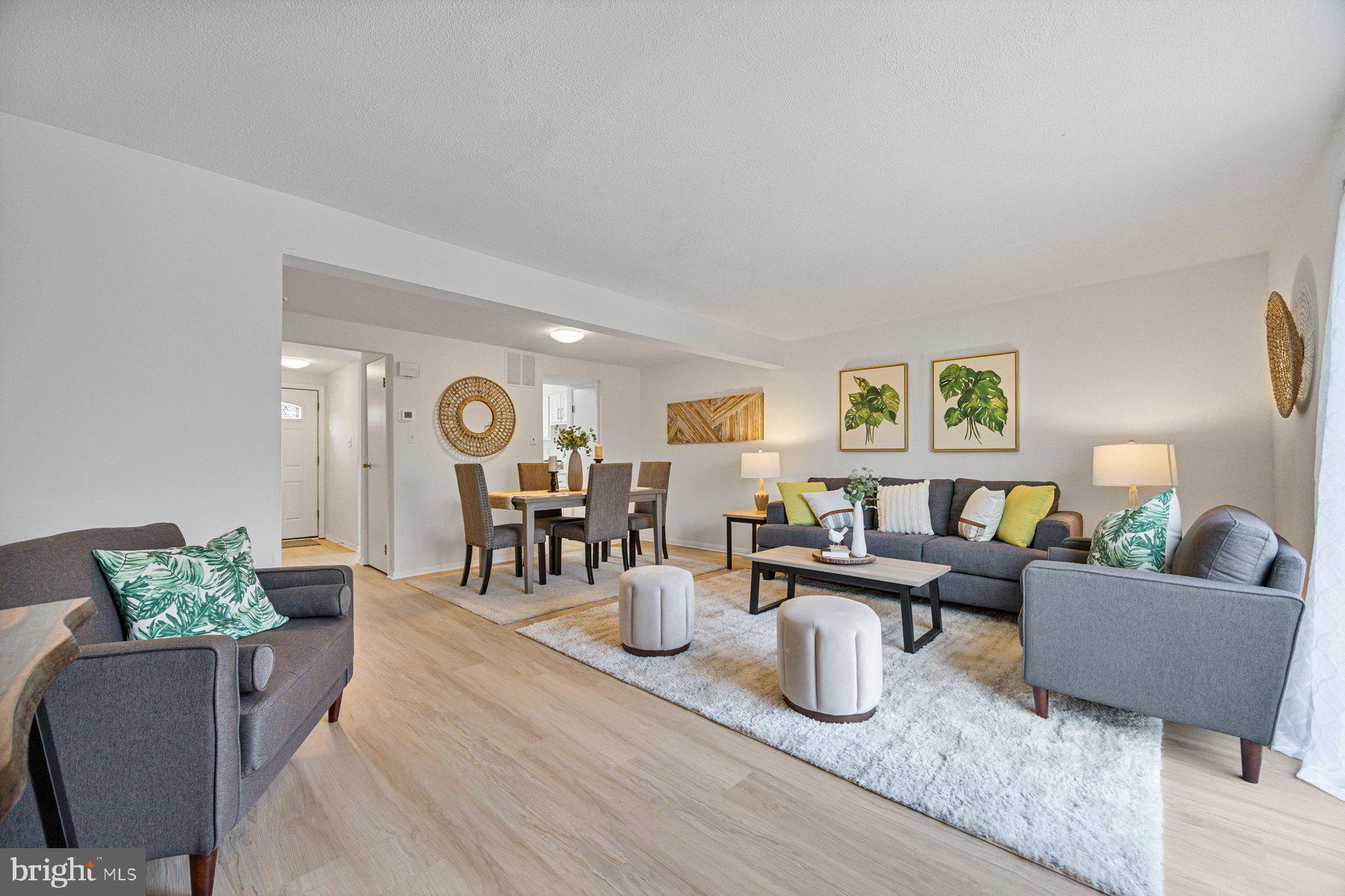 SEVEN COURTS - Residential