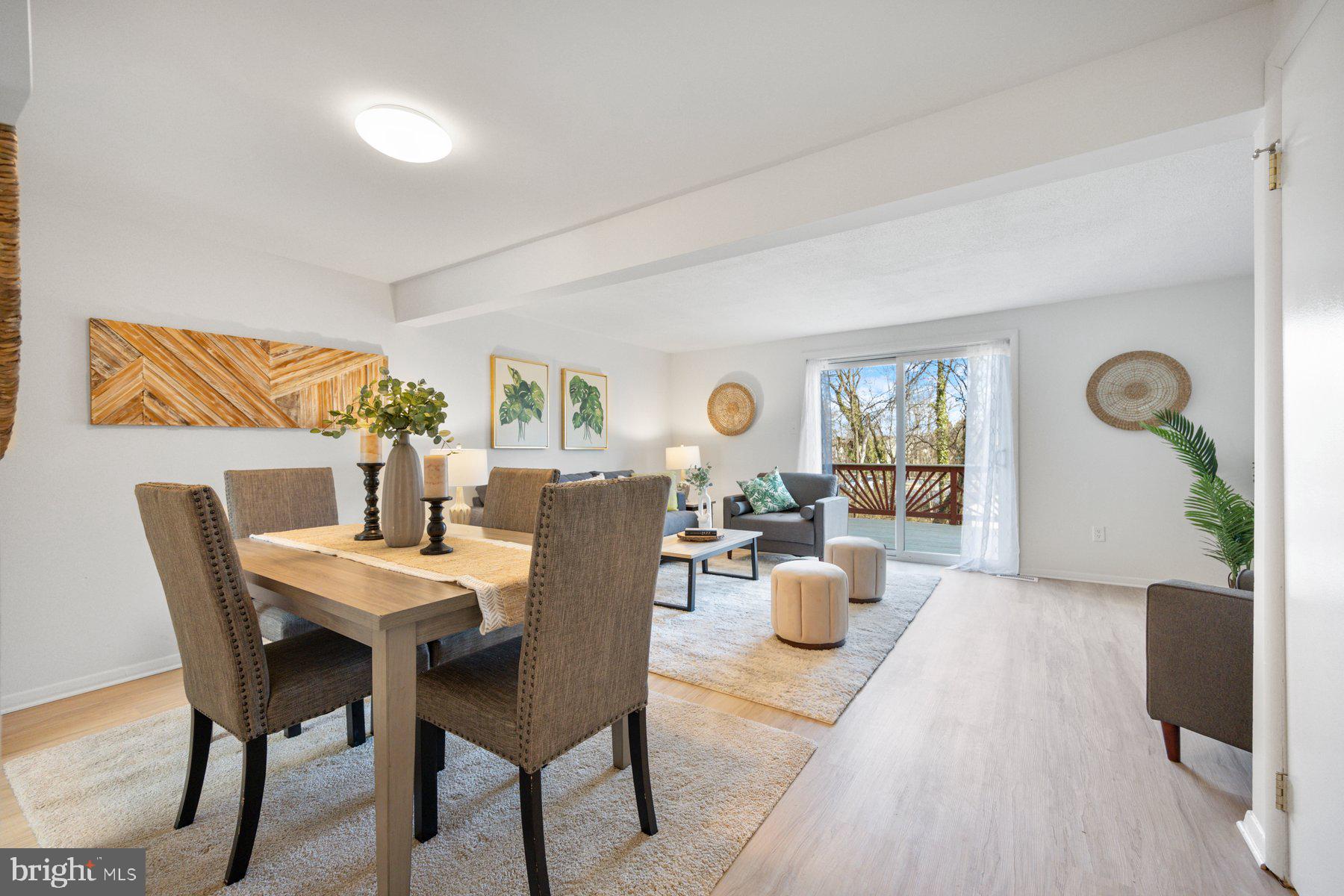 SEVEN COURTS - Residential