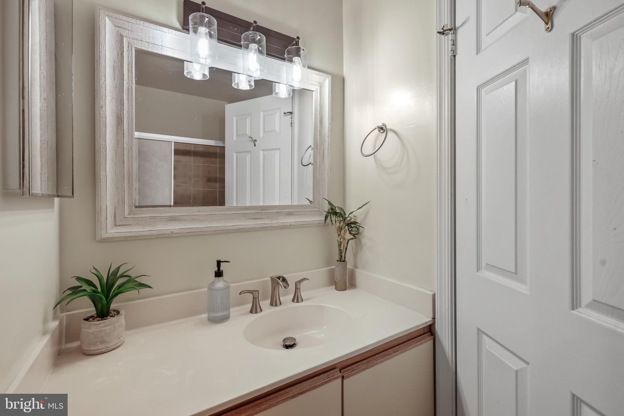 LOVETON FARMS - Residential