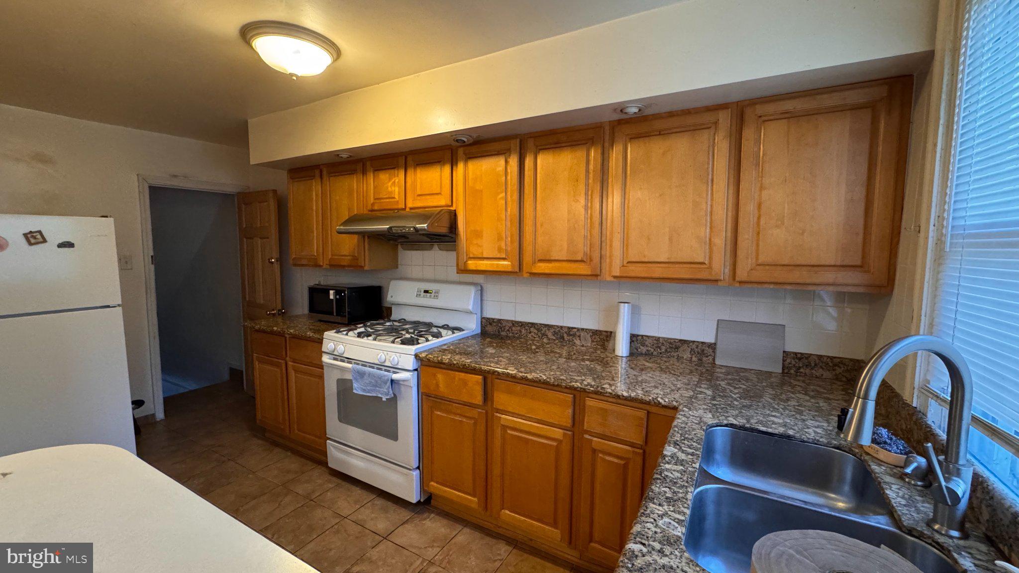 CRESCENTVILLE - Residential