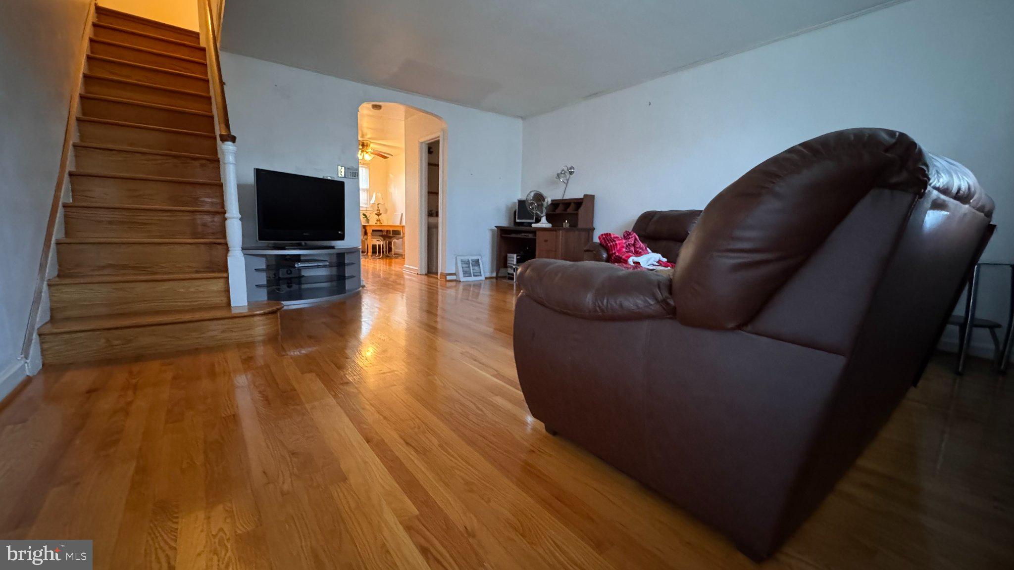 CRESCENTVILLE - Residential