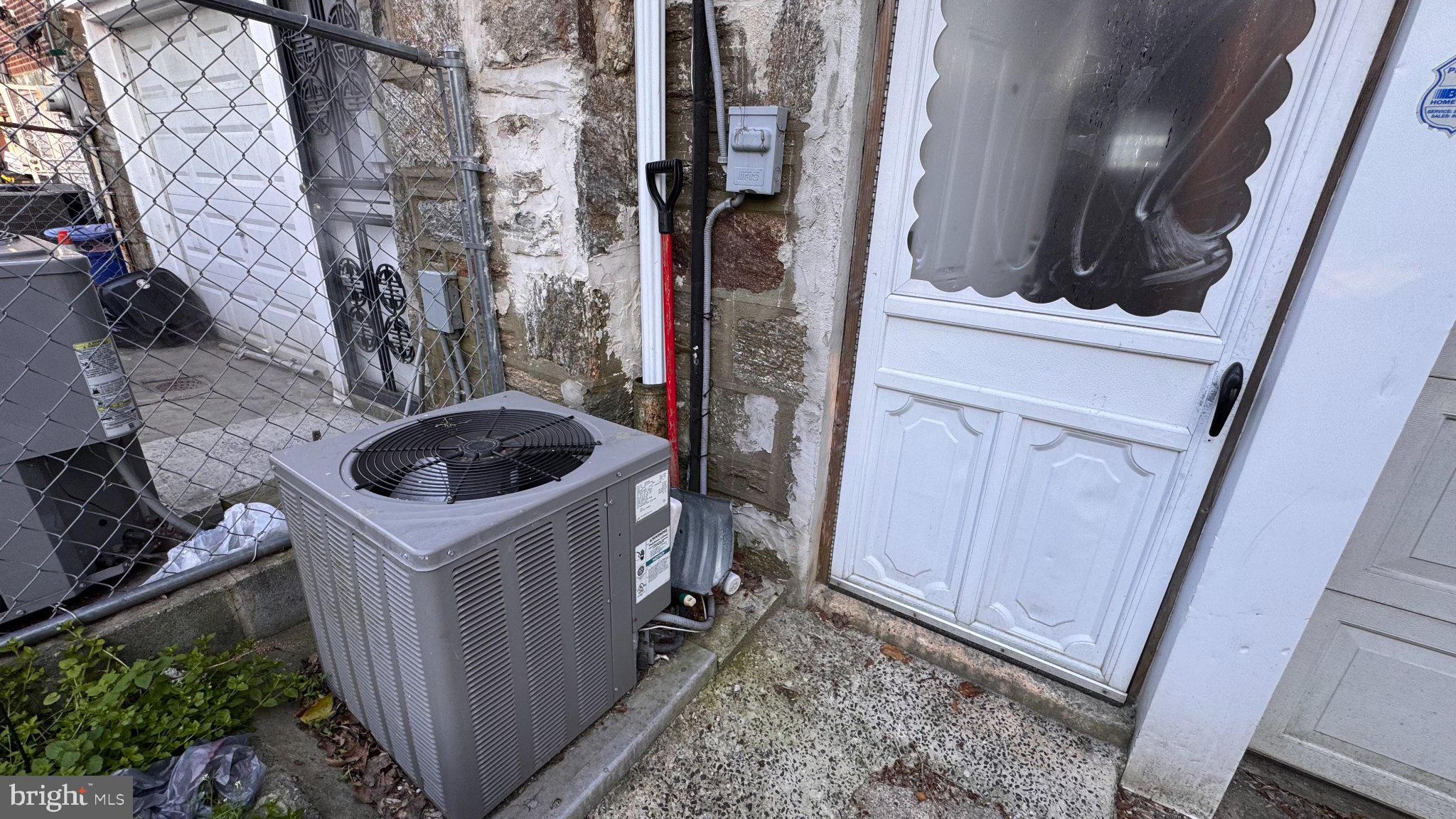 CRESCENTVILLE - Residential