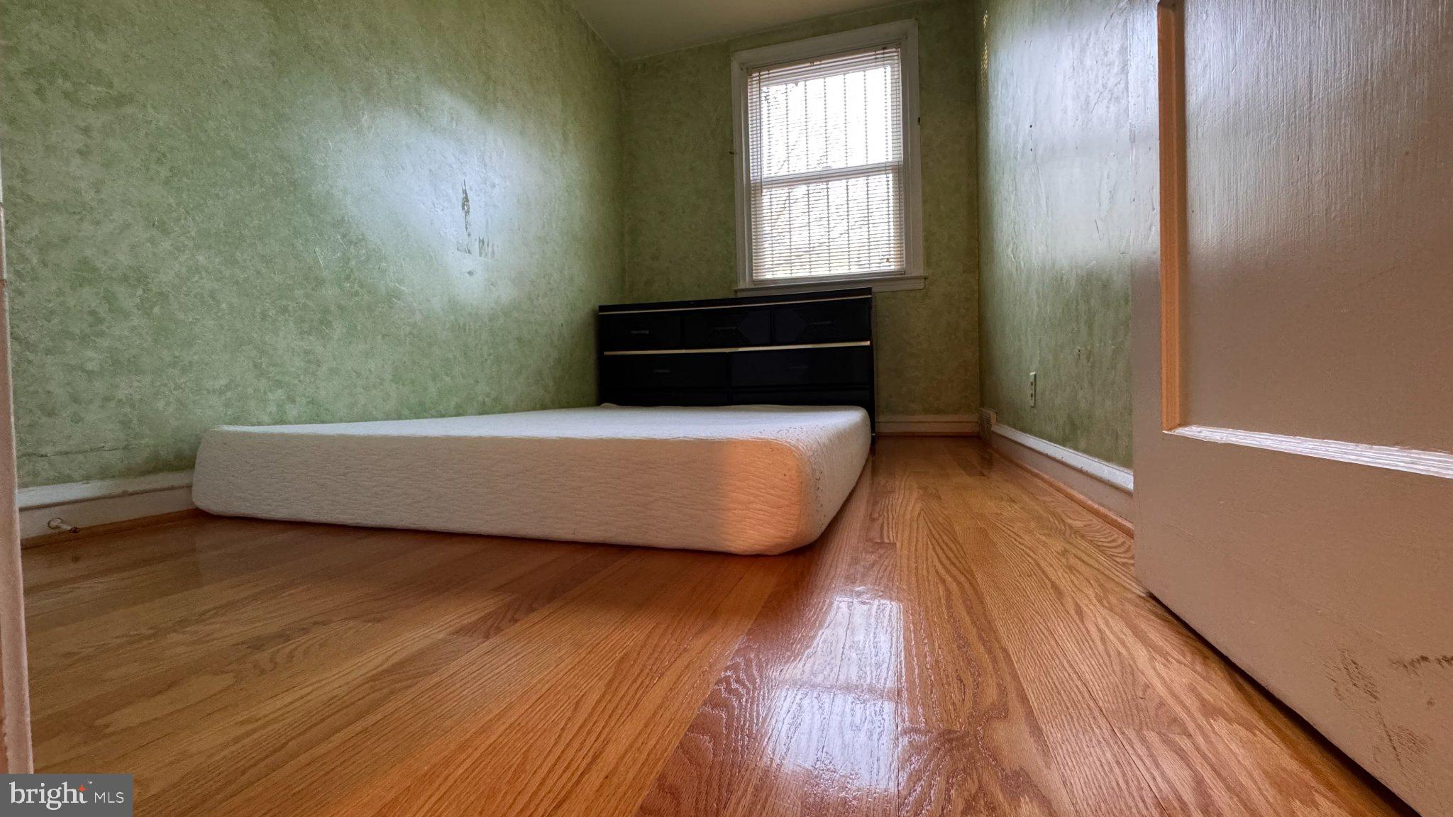 CRESCENTVILLE - Residential