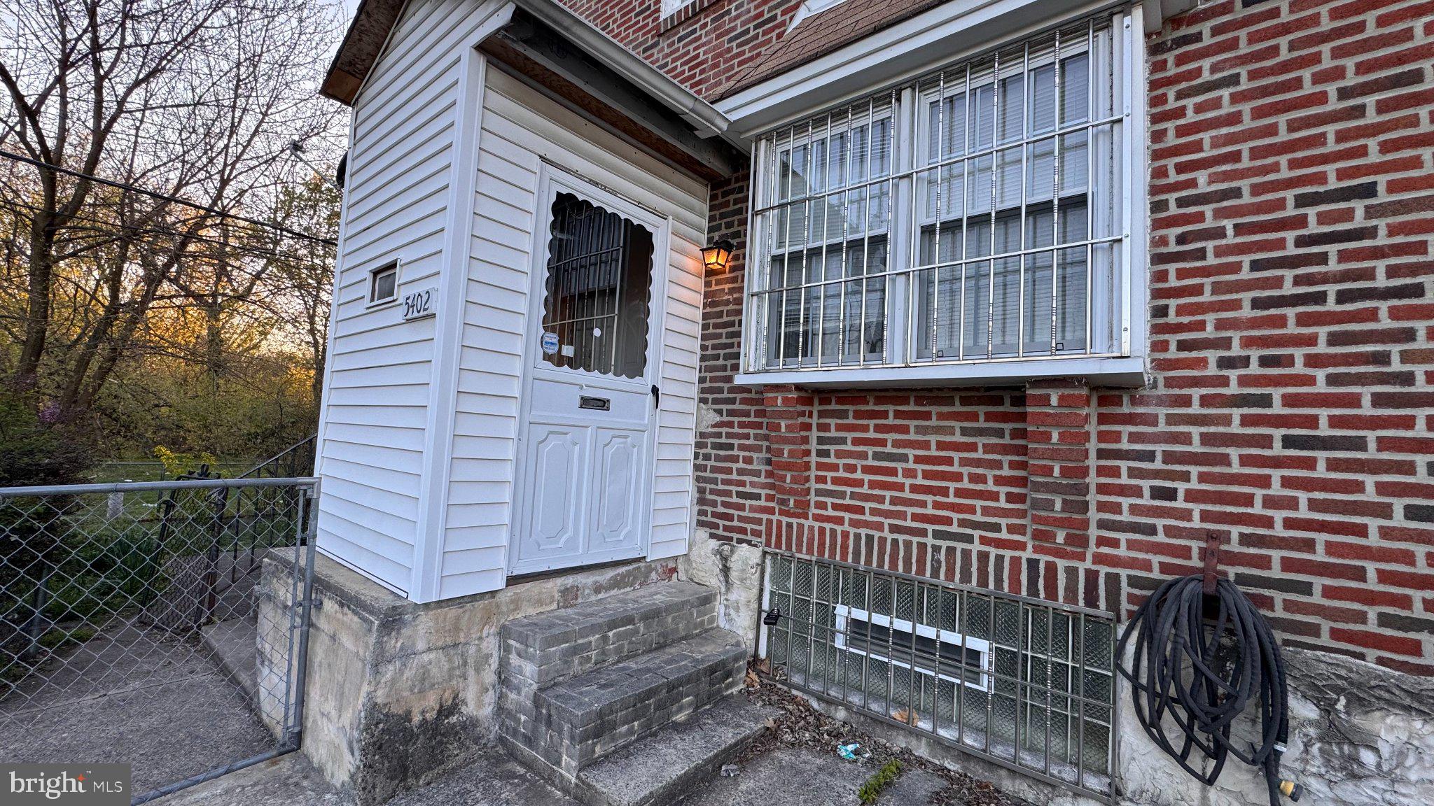 CRESCENTVILLE - Residential