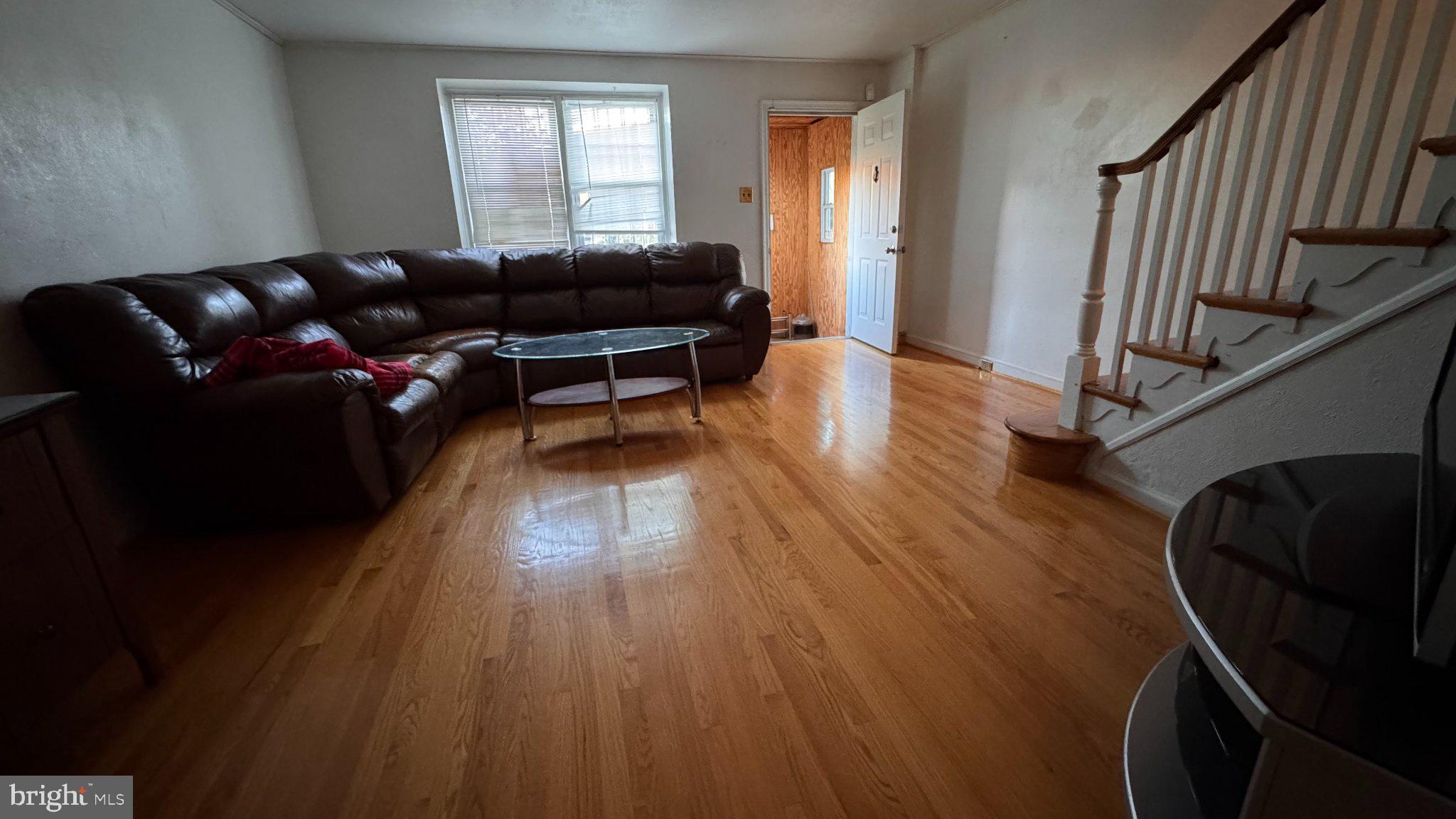 CRESCENTVILLE - Residential