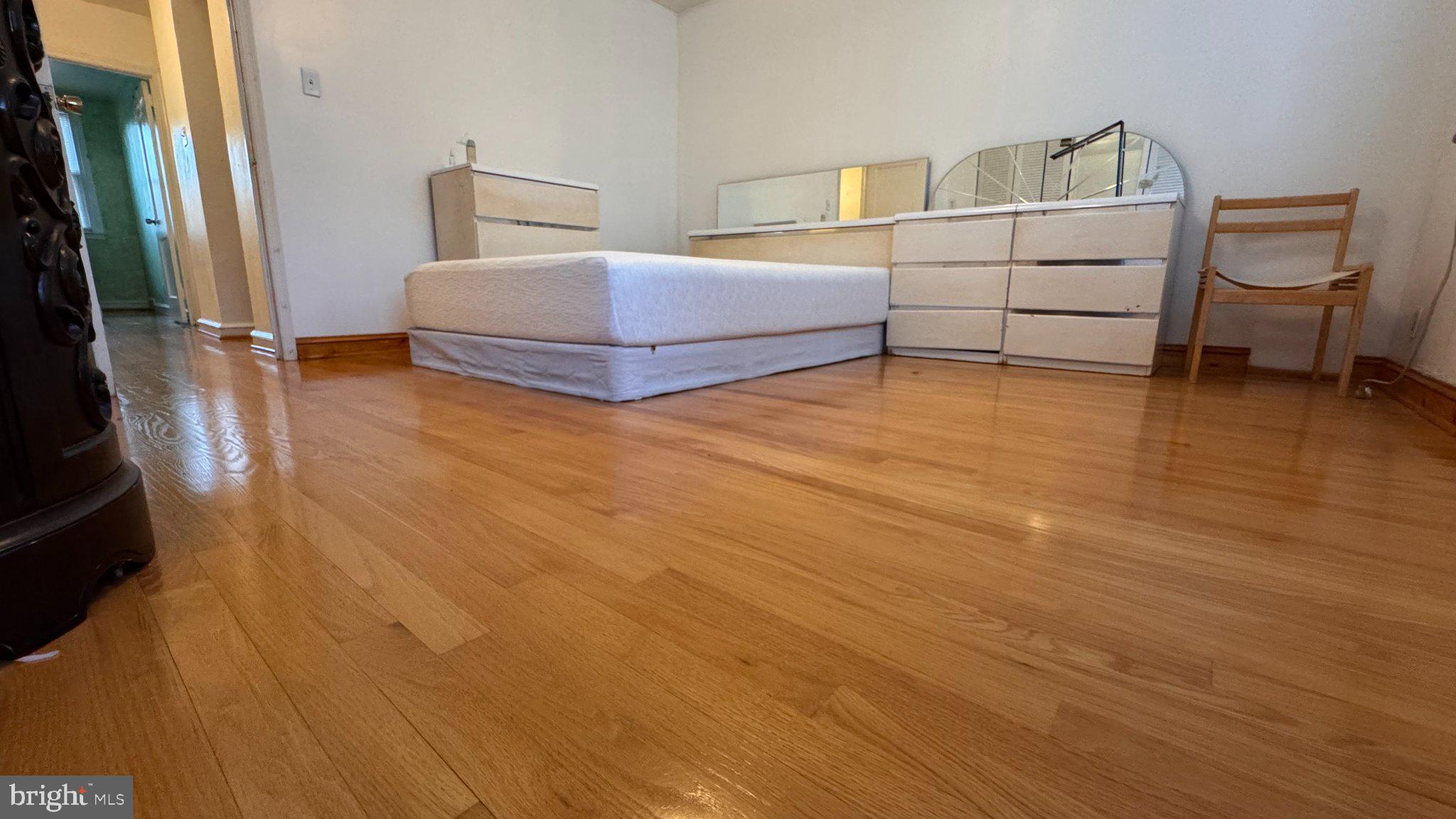 CRESCENTVILLE - Residential