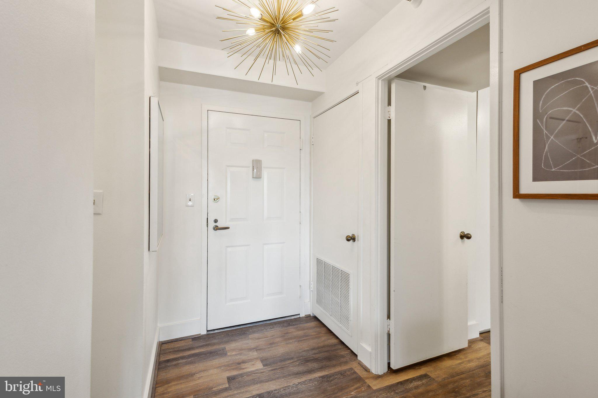 1600 N OAK STREET 1601