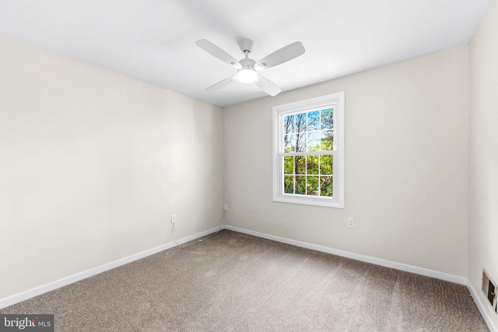 WOODBRIDGE VALLEY - Residential