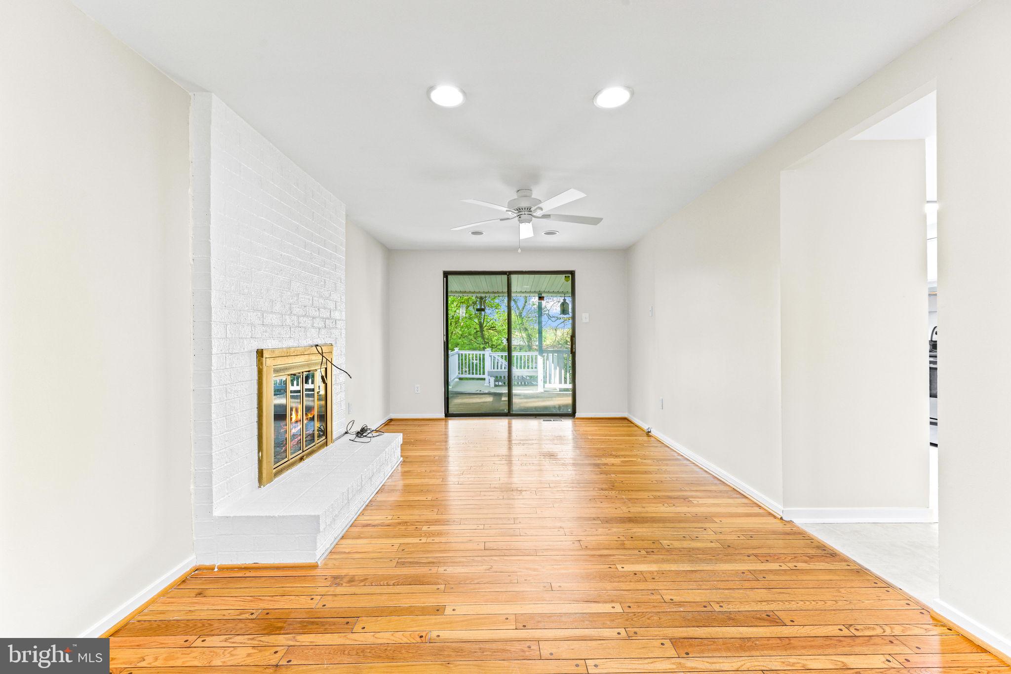 WOODBRIDGE VALLEY - Residential