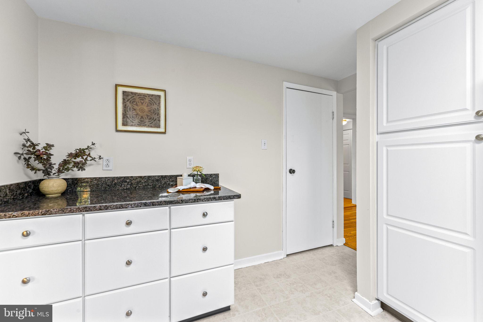 WOODBRIDGE VALLEY - Residential