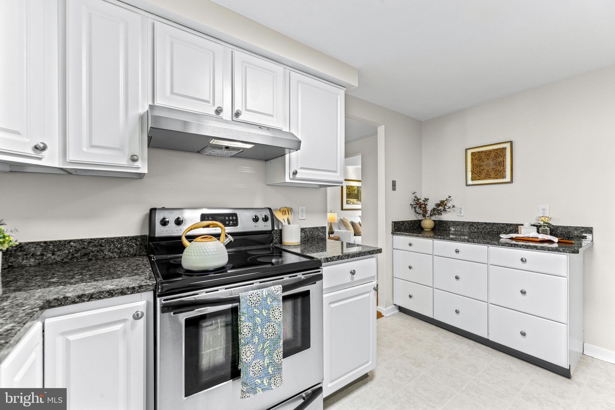 WOODBRIDGE VALLEY - Residential