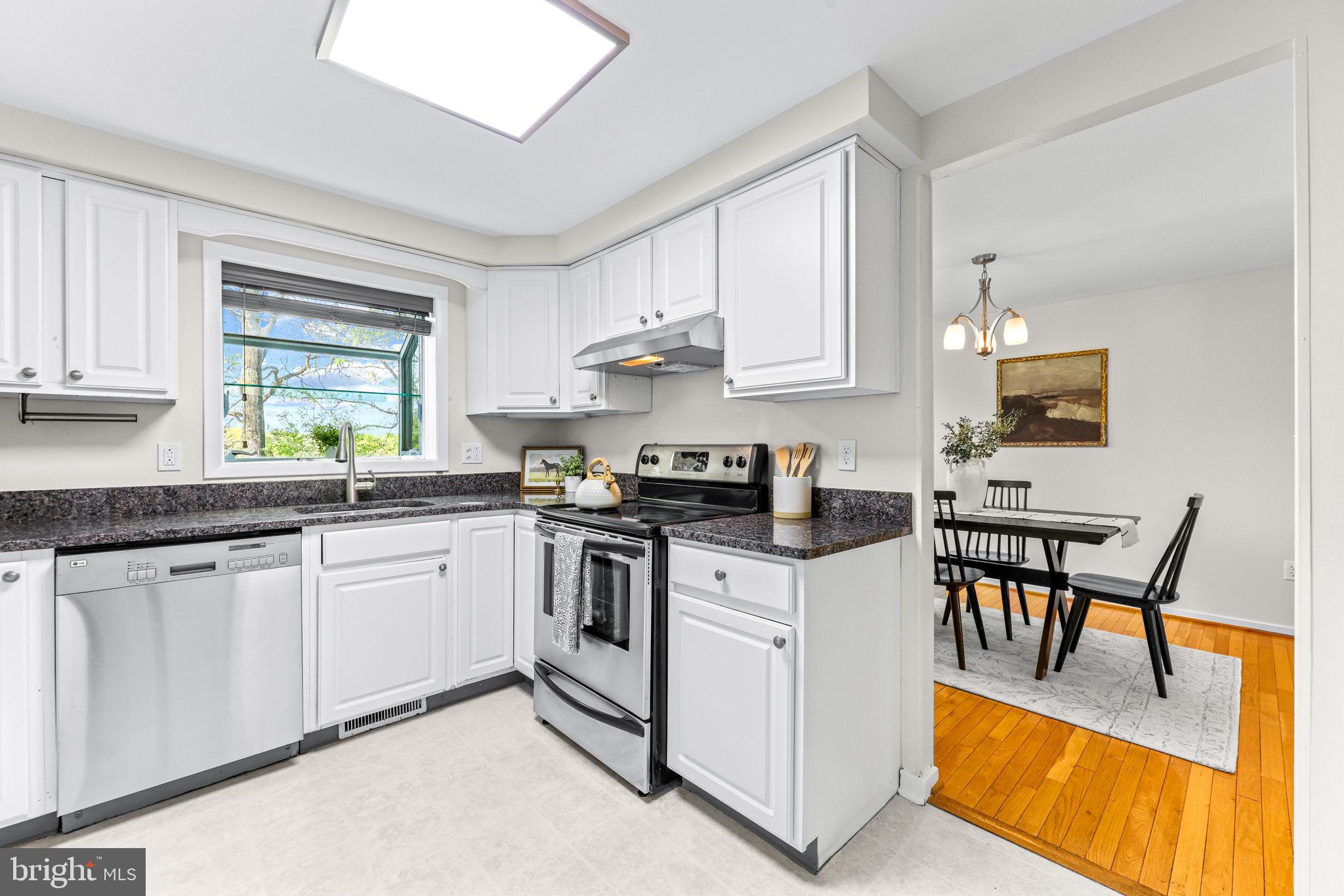 WOODBRIDGE VALLEY - Residential