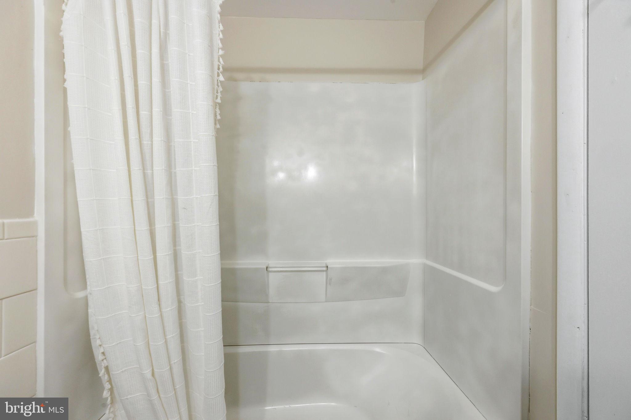 WOODBRIDGE VALLEY - Residential