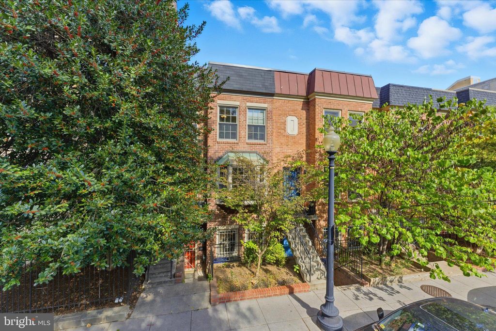 Photo of 1645 Park Road NW, WASHINGTON, DC 20010 (MLS # DCDC2228708)