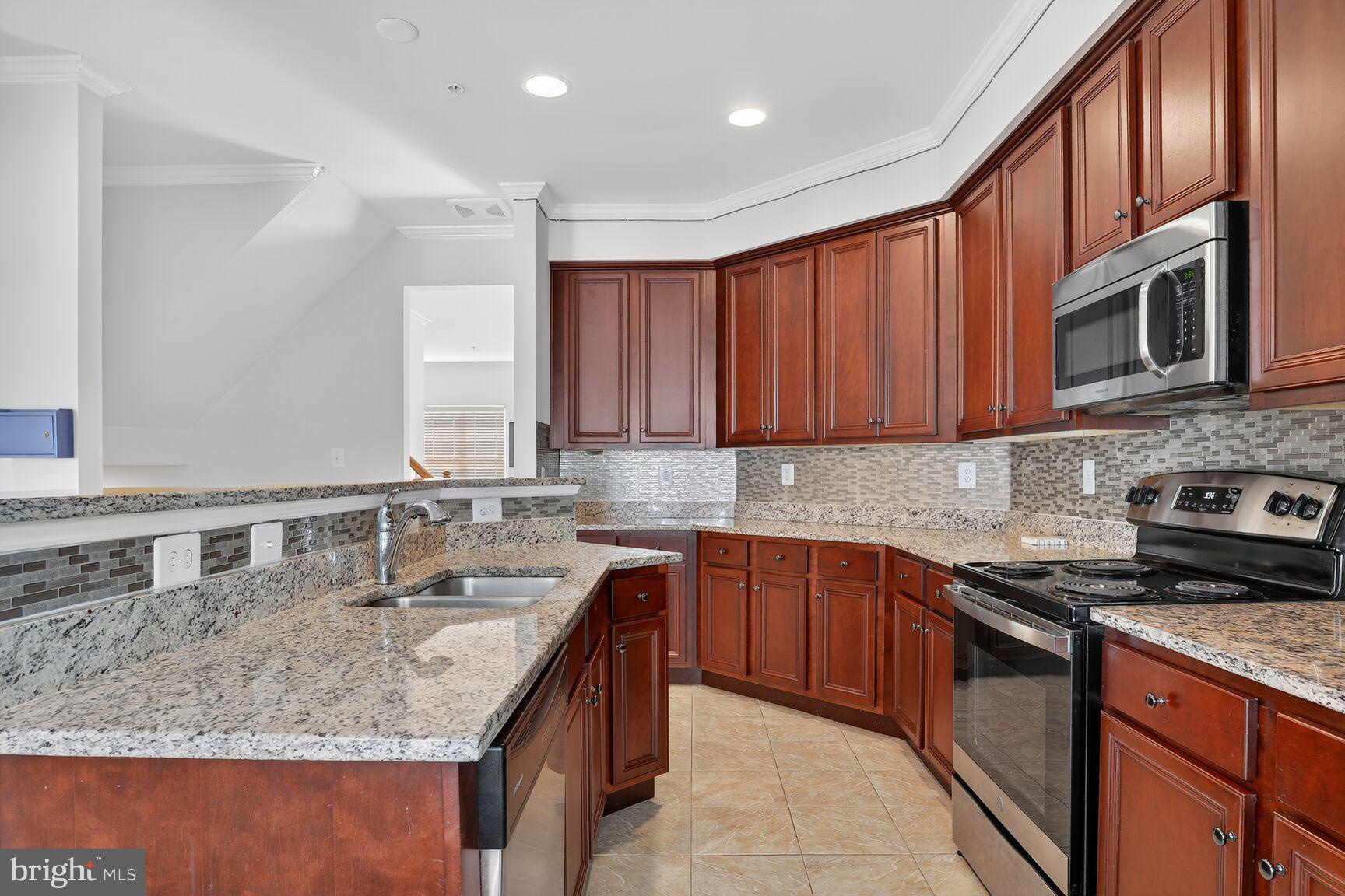 CAMDEN CROSSING - Residential