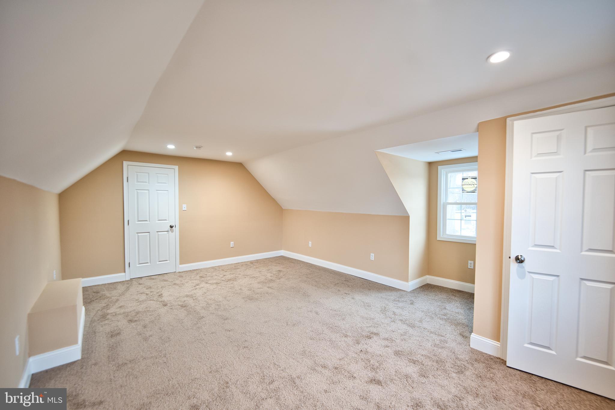 RIVERDALE PARK - Residential