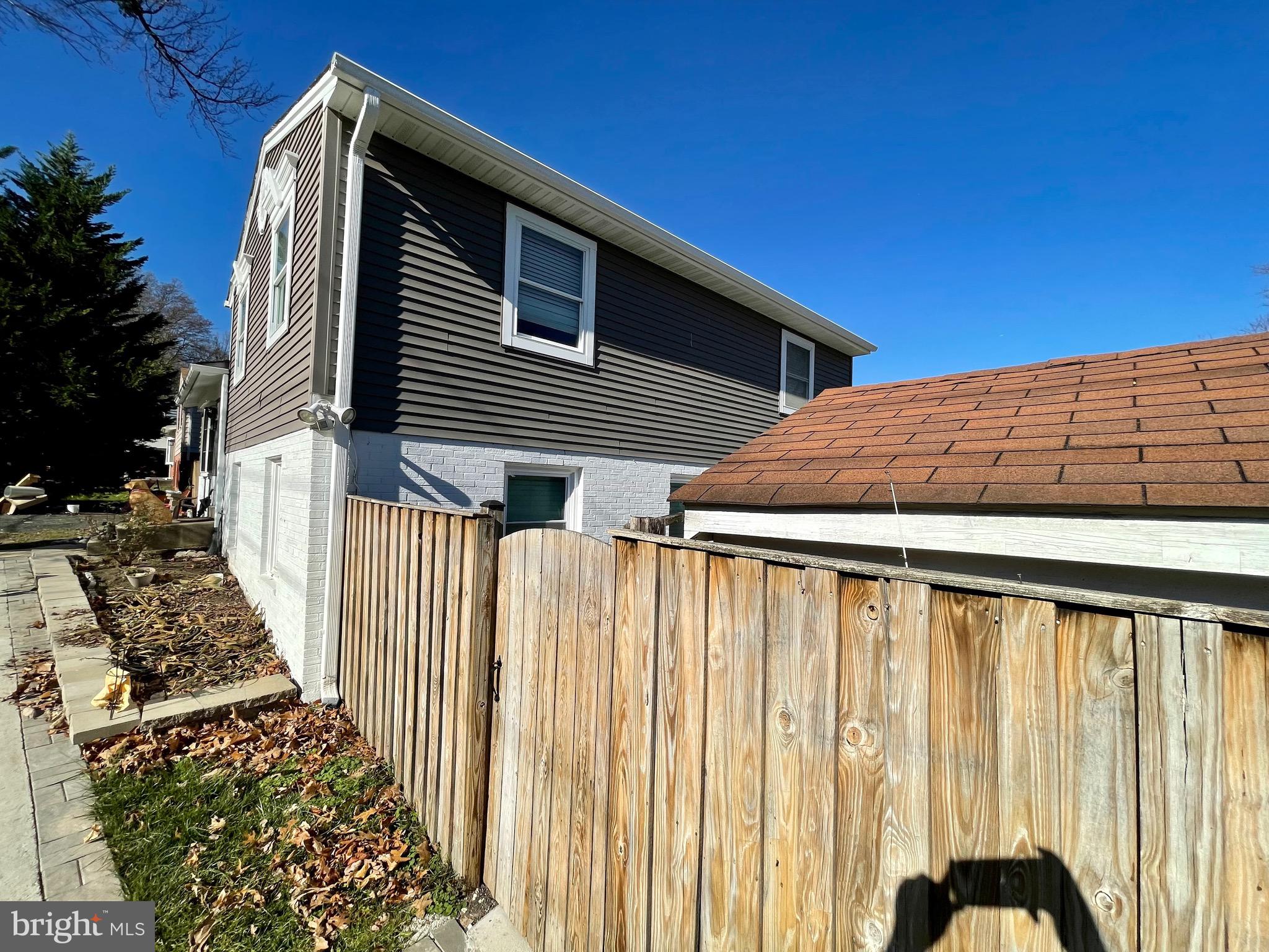 BROOKFIELD - Residential