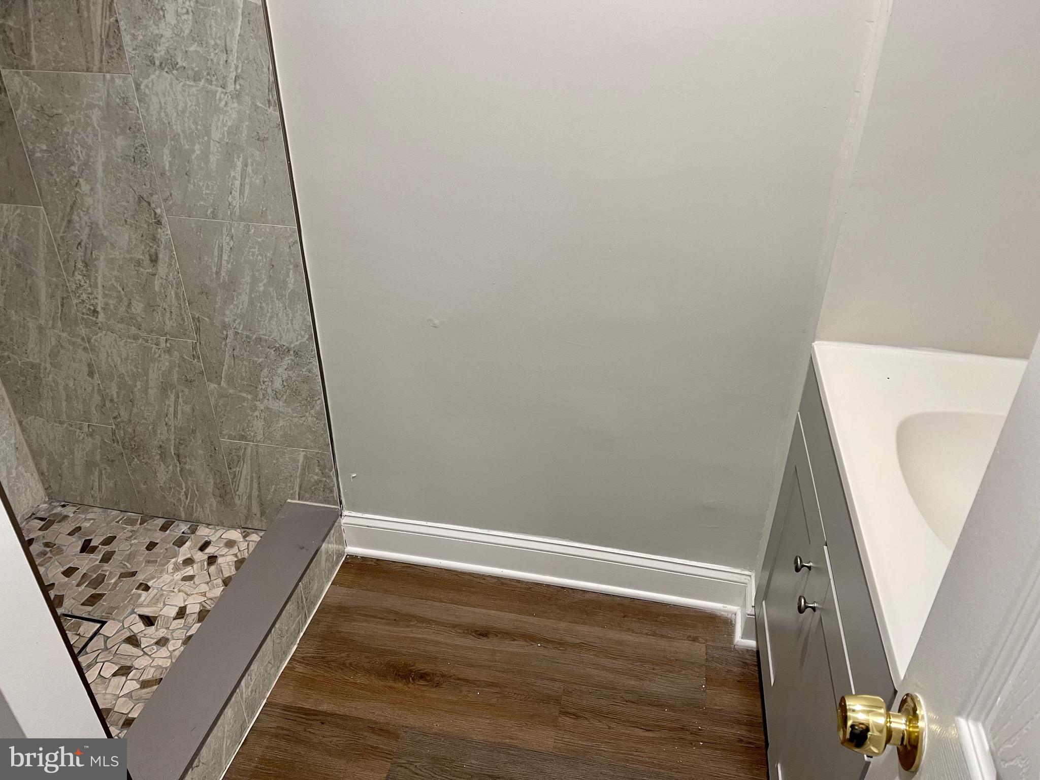 BROOKFIELD - Residential