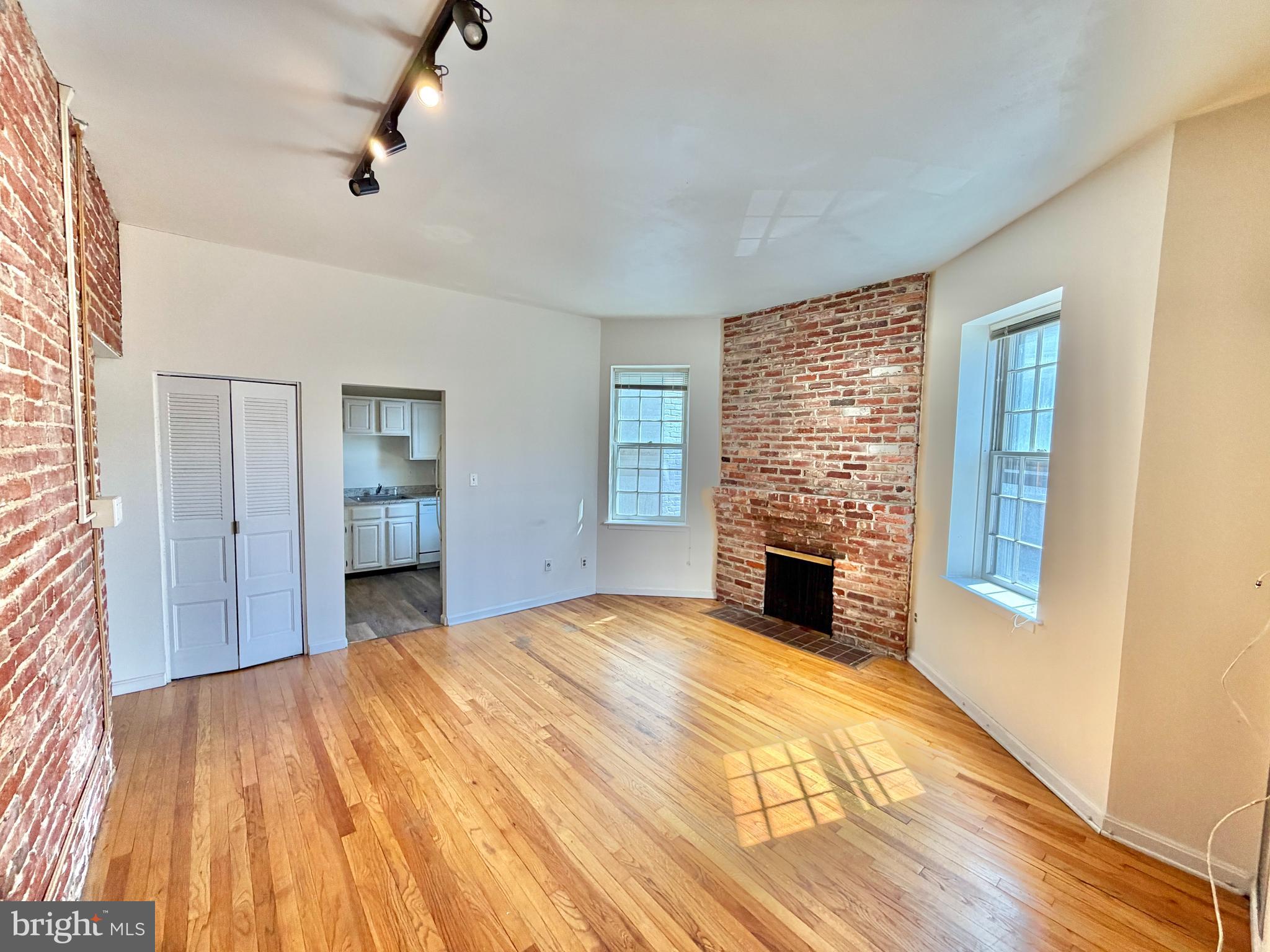 1718 CORCORAN STREET NW 22