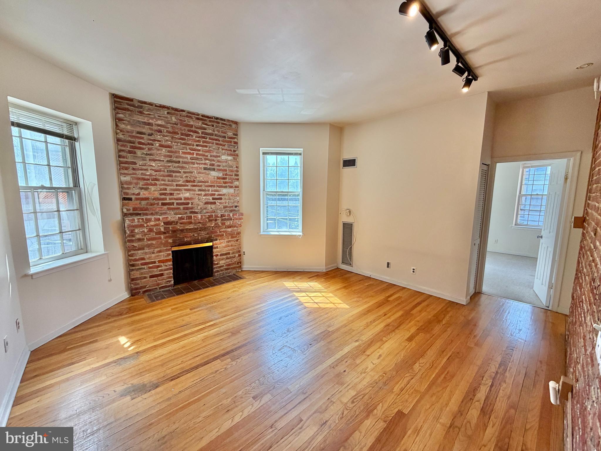 1718 CORCORAN STREET NW 22