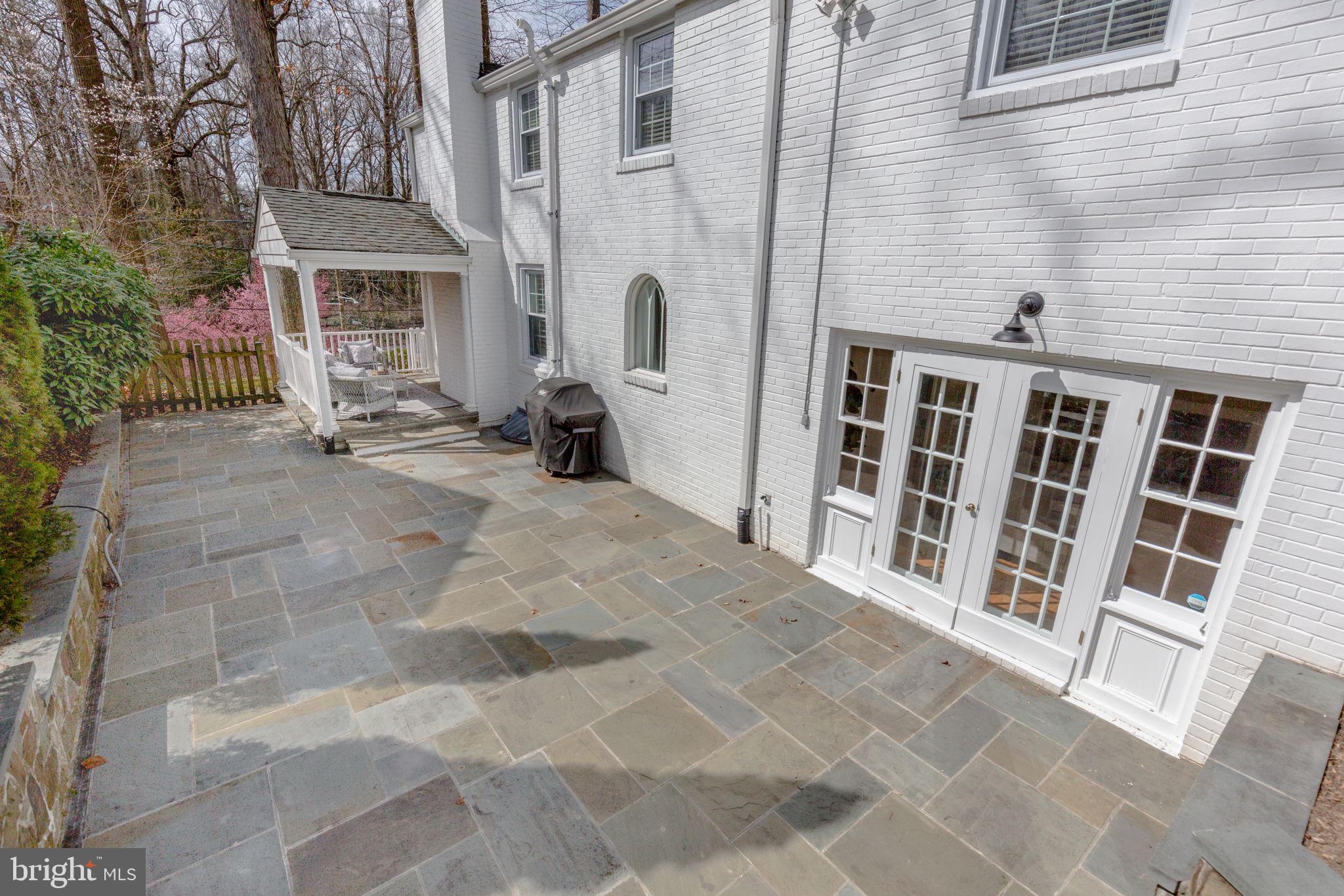 WOODACRES - Residential