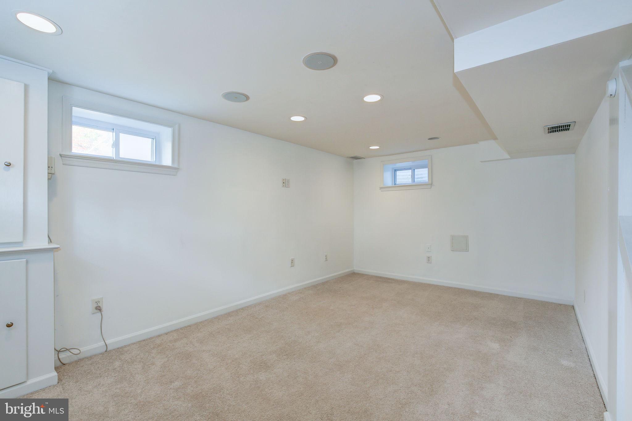 WOODACRES - Residential