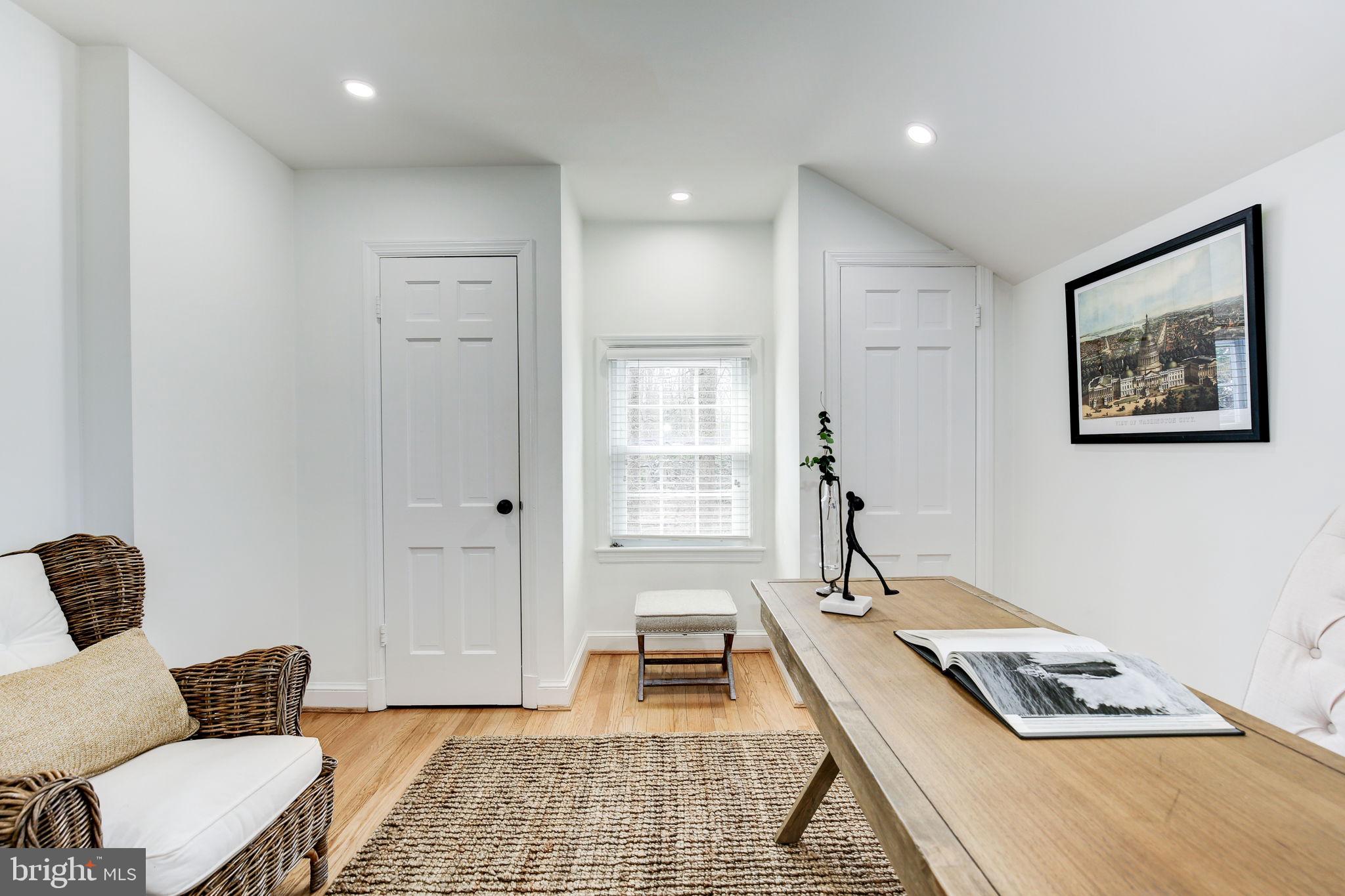 WOODACRES - Residential