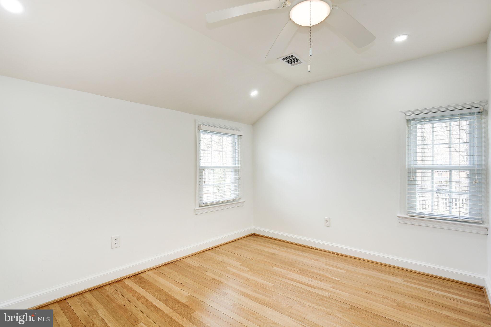 WOODACRES - Residential