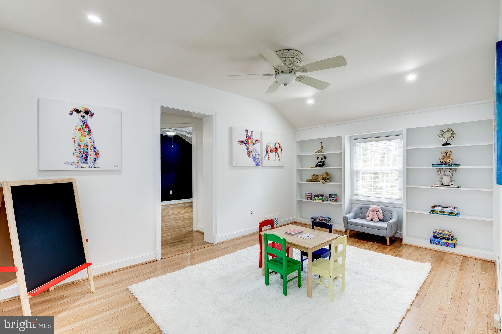 WOODACRES - Residential