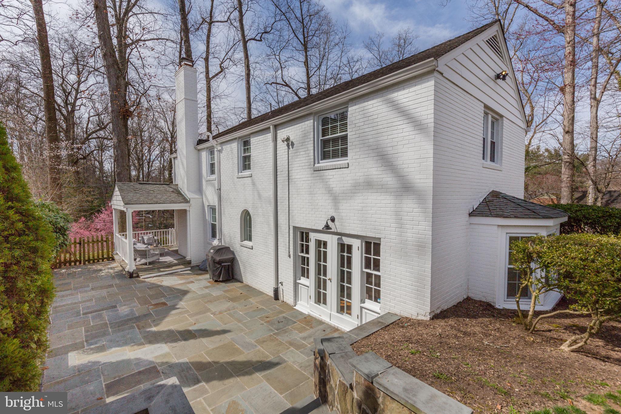 WOODACRES - Residential