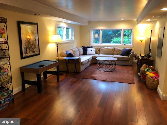 LEE HEIGHTS - Residential Lease