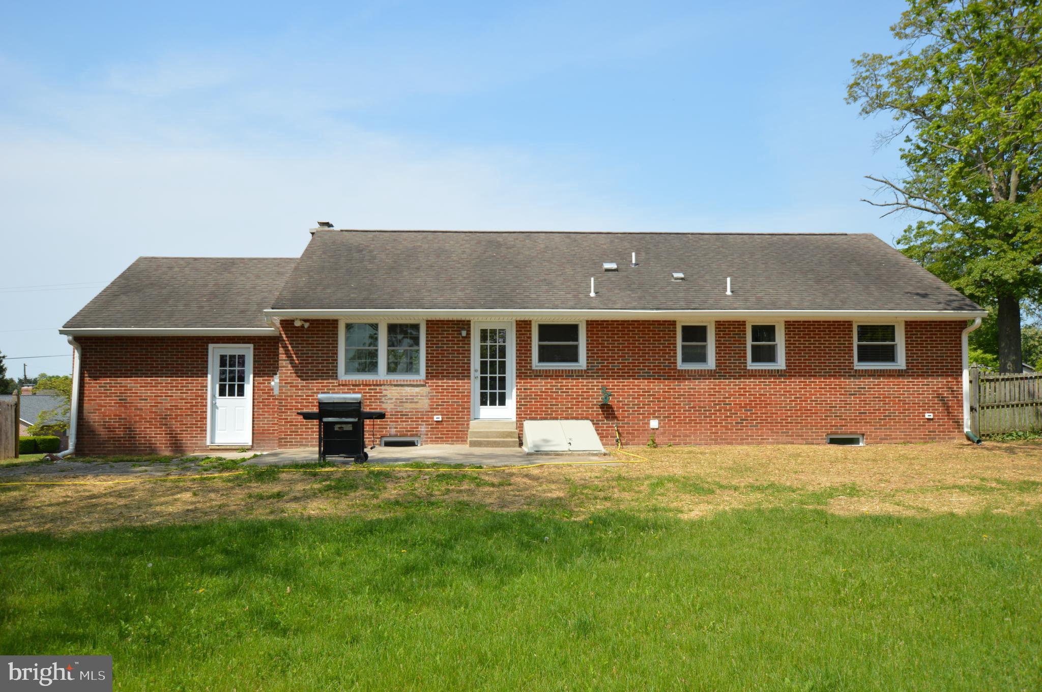 SPRING GARDEN ESTATES - Residential Lease