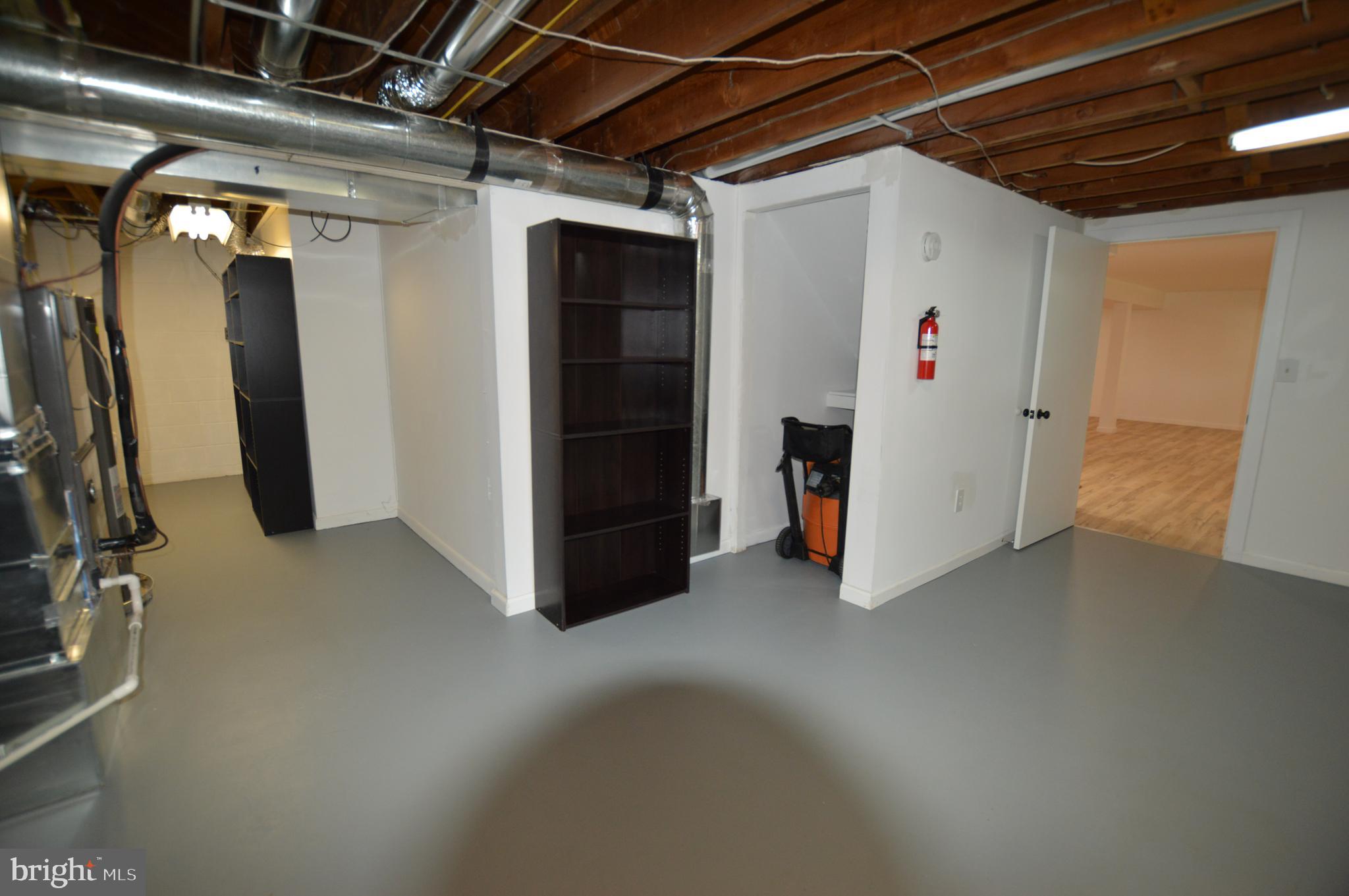 SPRING GARDEN ESTATES - Residential Lease