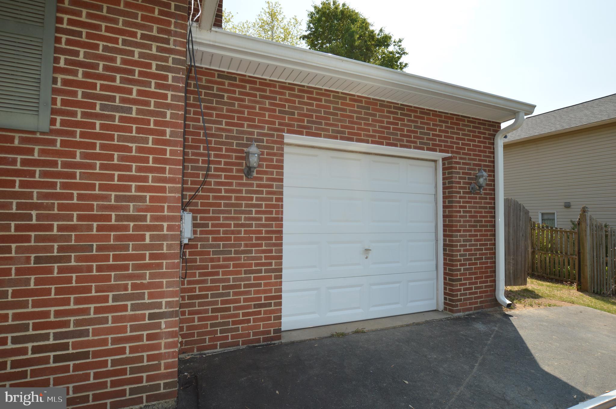 SPRING GARDEN ESTATES - Residential Lease