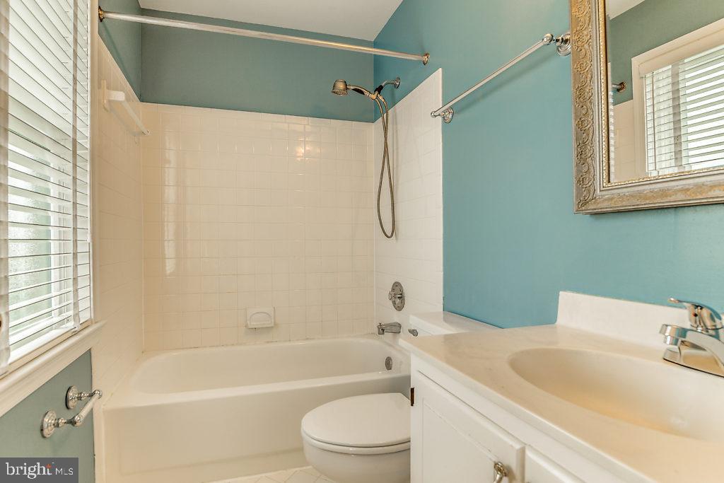 ARLINGTON - Residential Lease