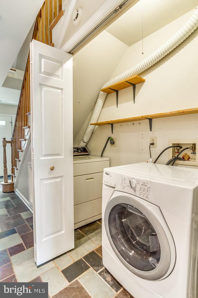 ARLINGTON - Residential Lease