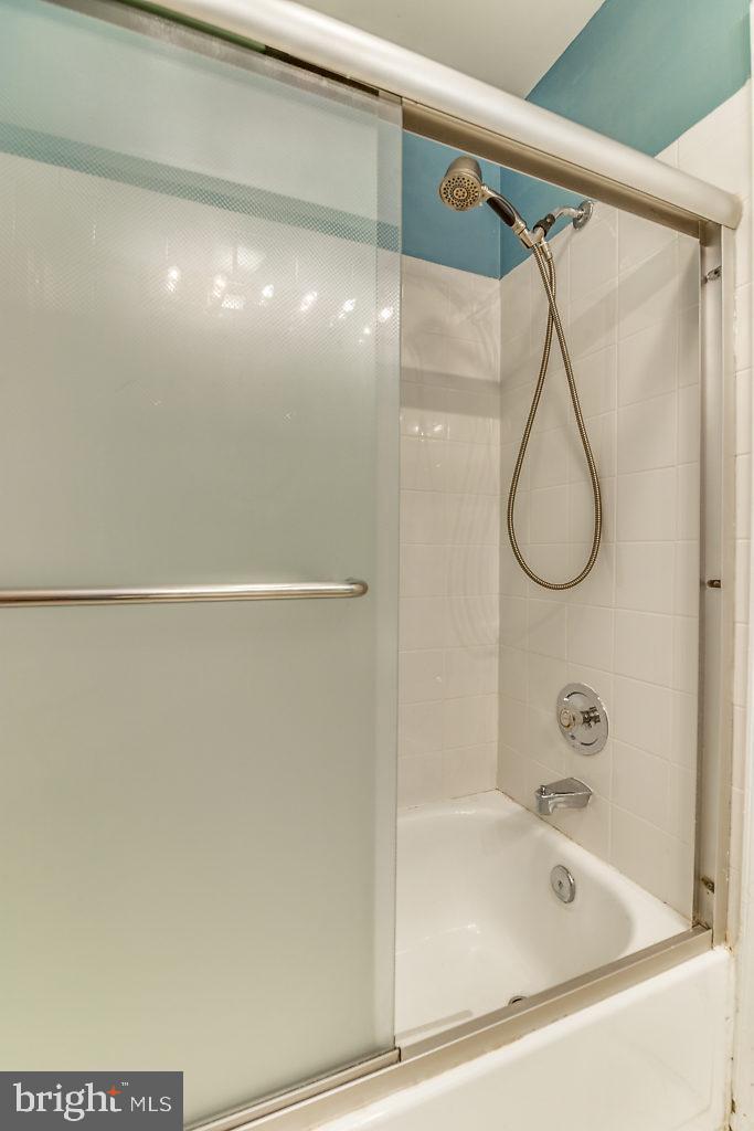 ARLINGTON - Residential Lease