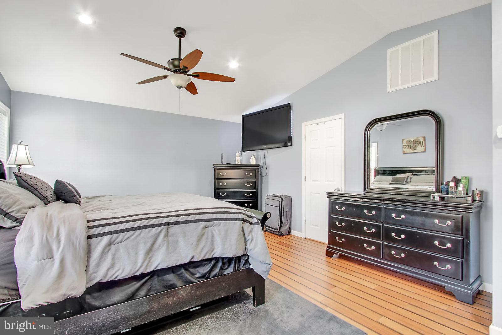 ABERDEEN HILLS - Residential