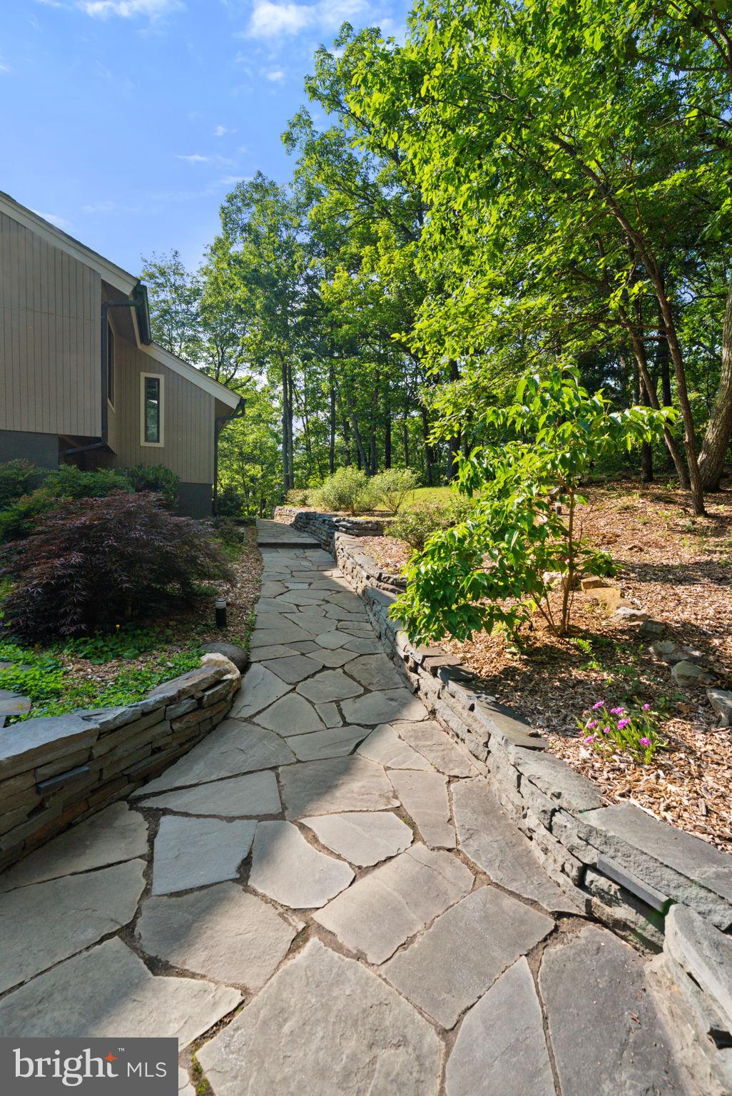 HERTZ DIVISION - Residential Lease