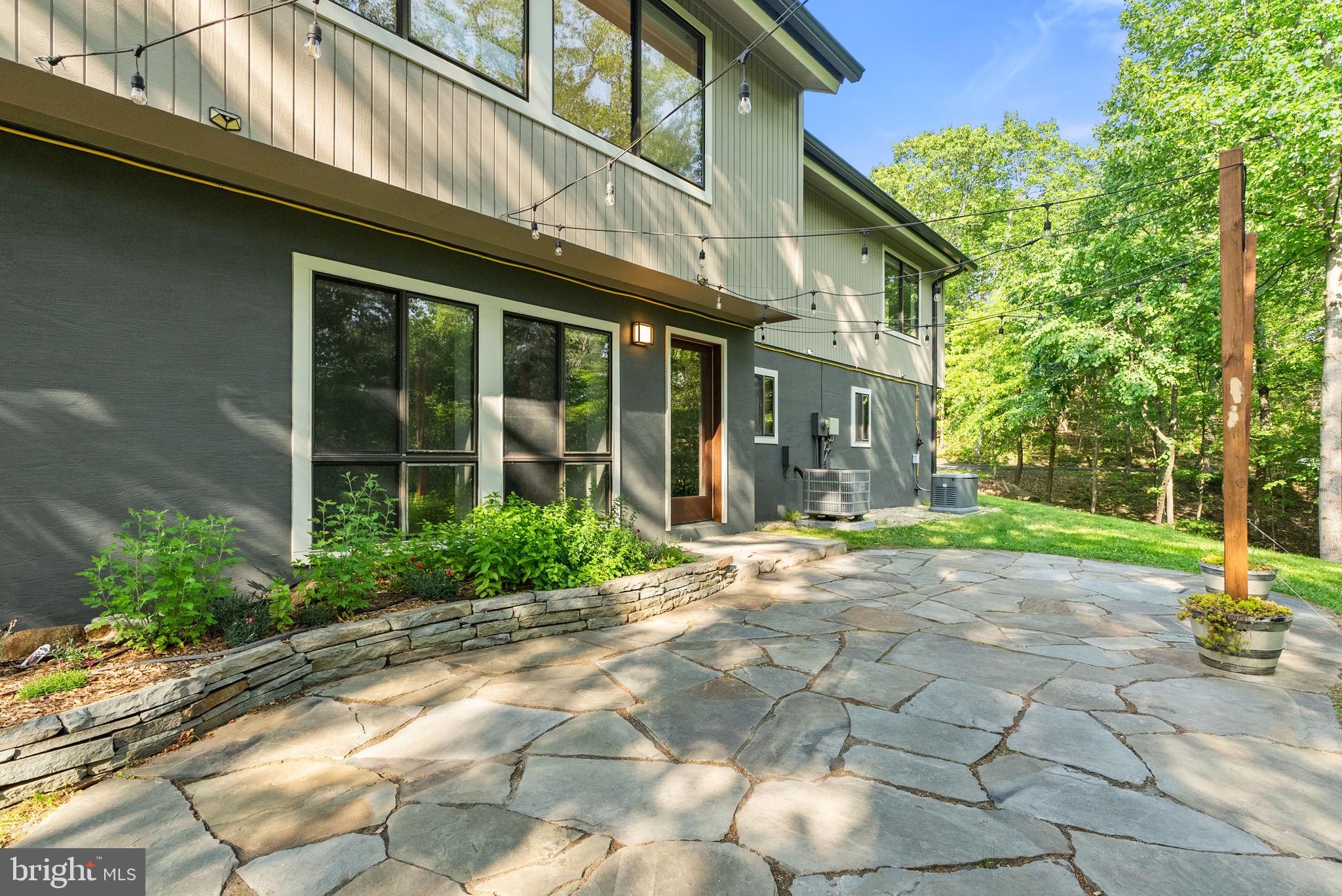 HERTZ DIVISION - Residential Lease