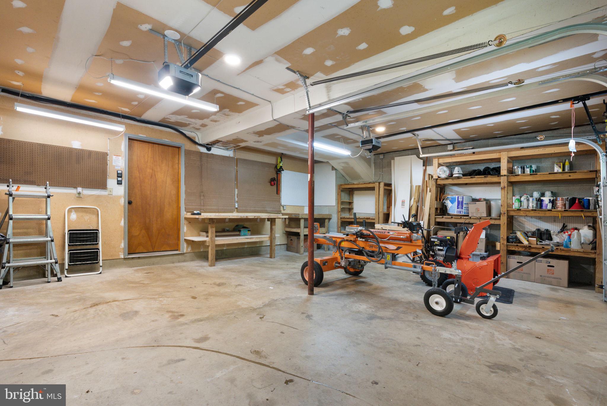 HERTZ DIVISION - Residential Lease