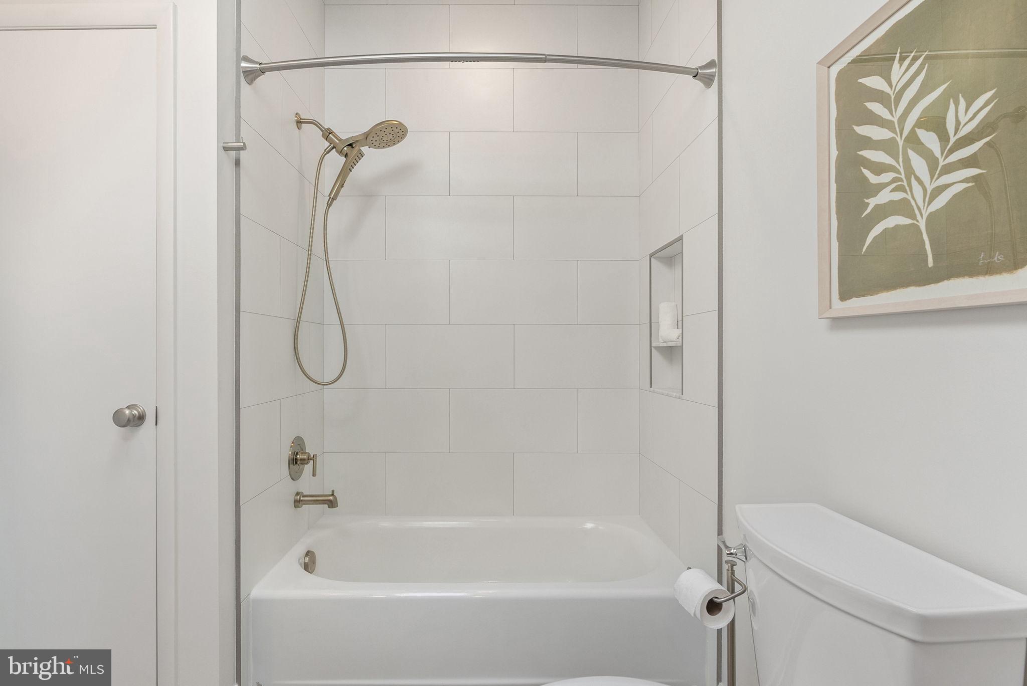 HERTZ DIVISION - Residential Lease