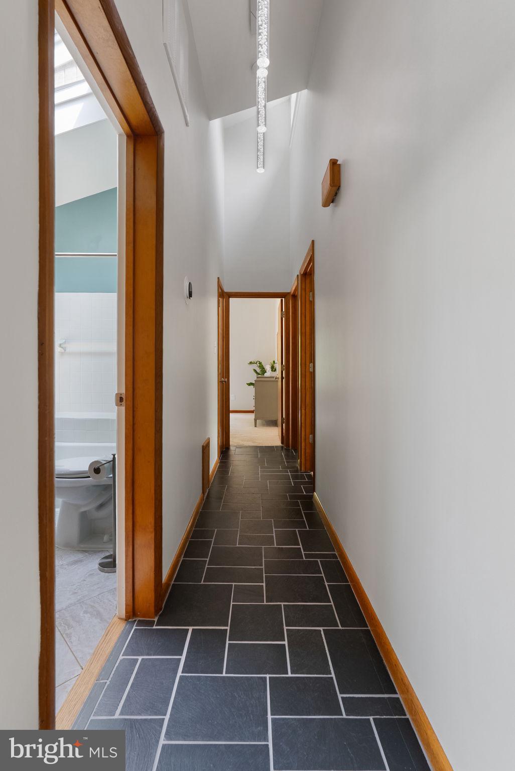 HERTZ DIVISION - Residential Lease