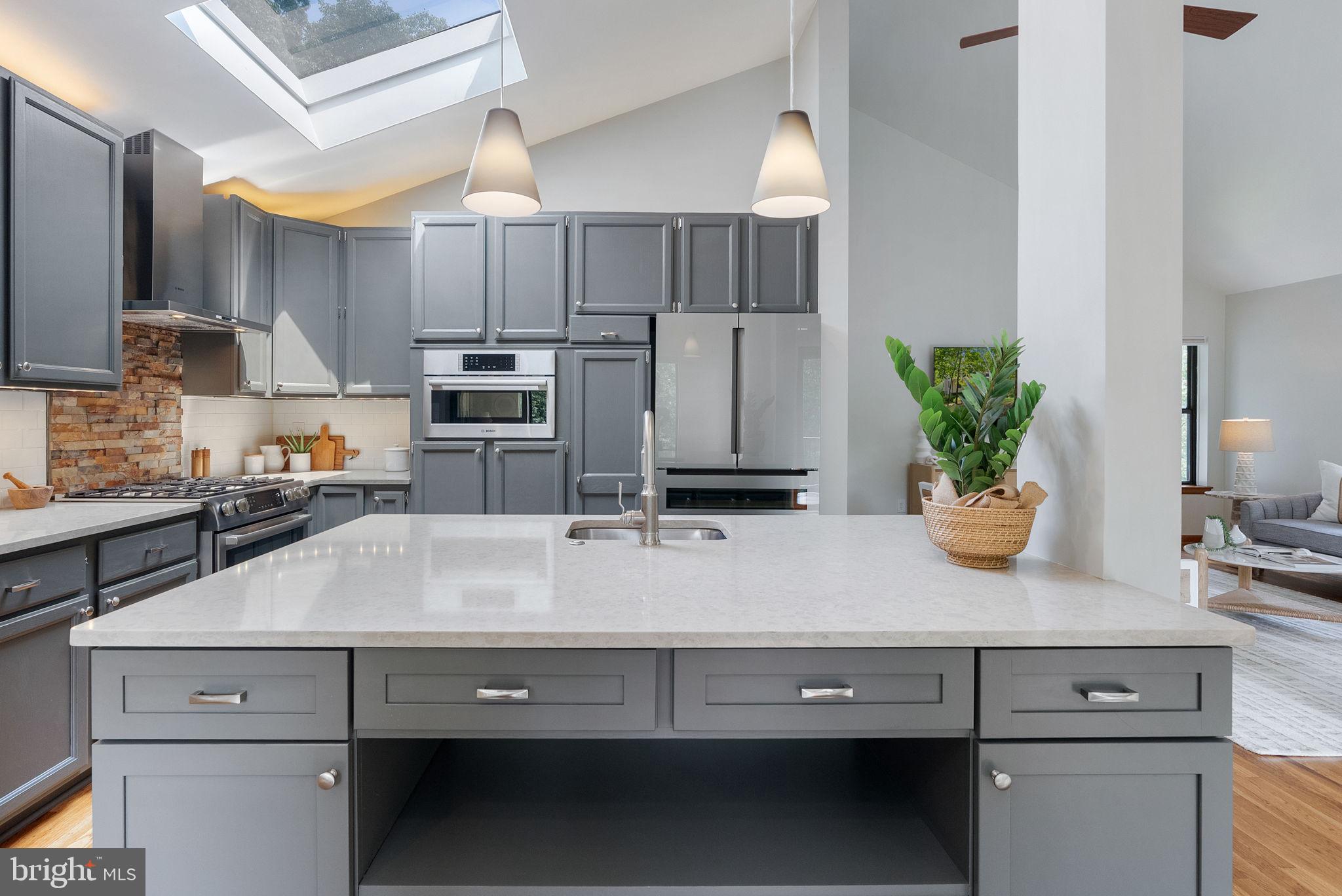 HERTZ DIVISION - Residential Lease