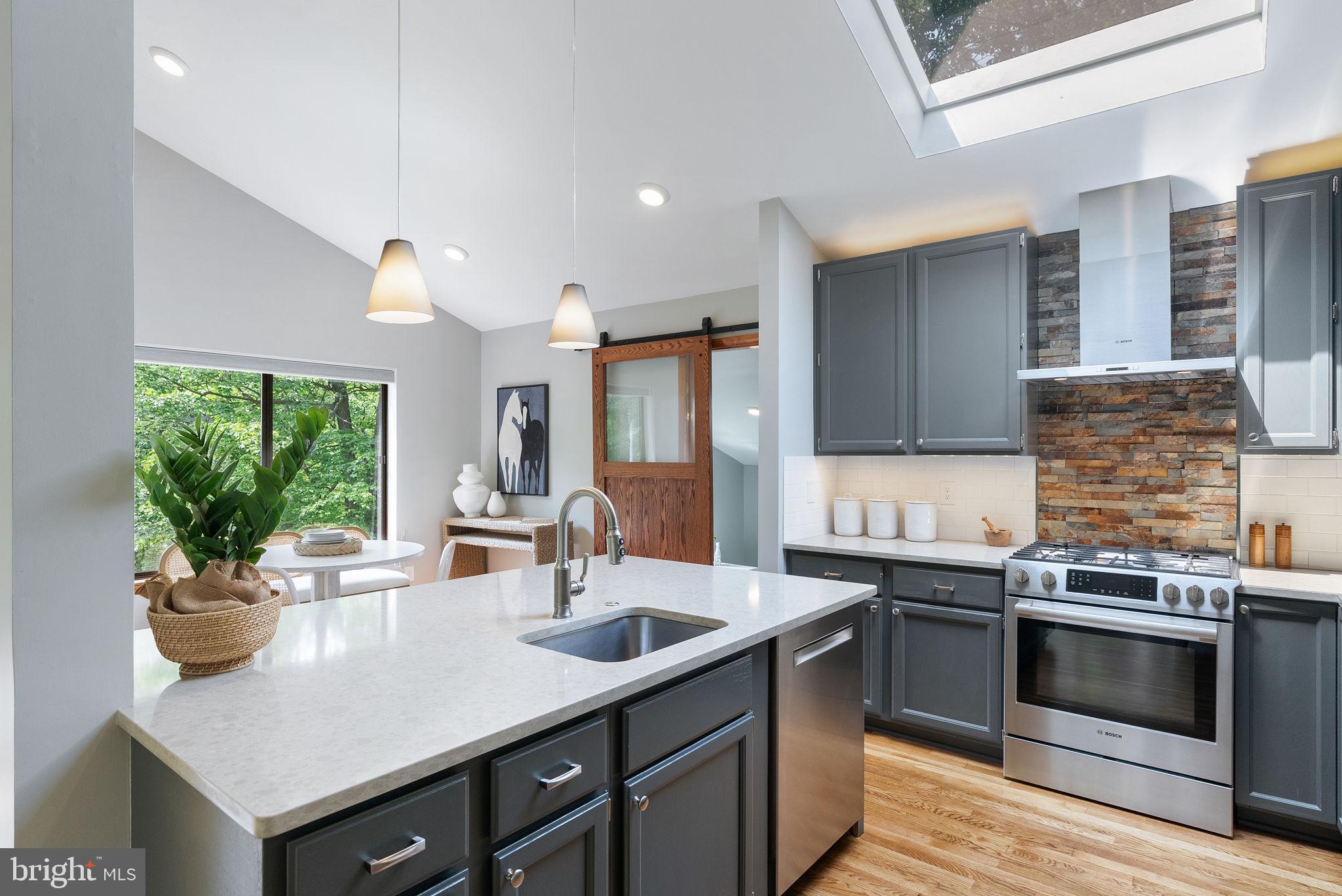 HERTZ DIVISION - Residential Lease