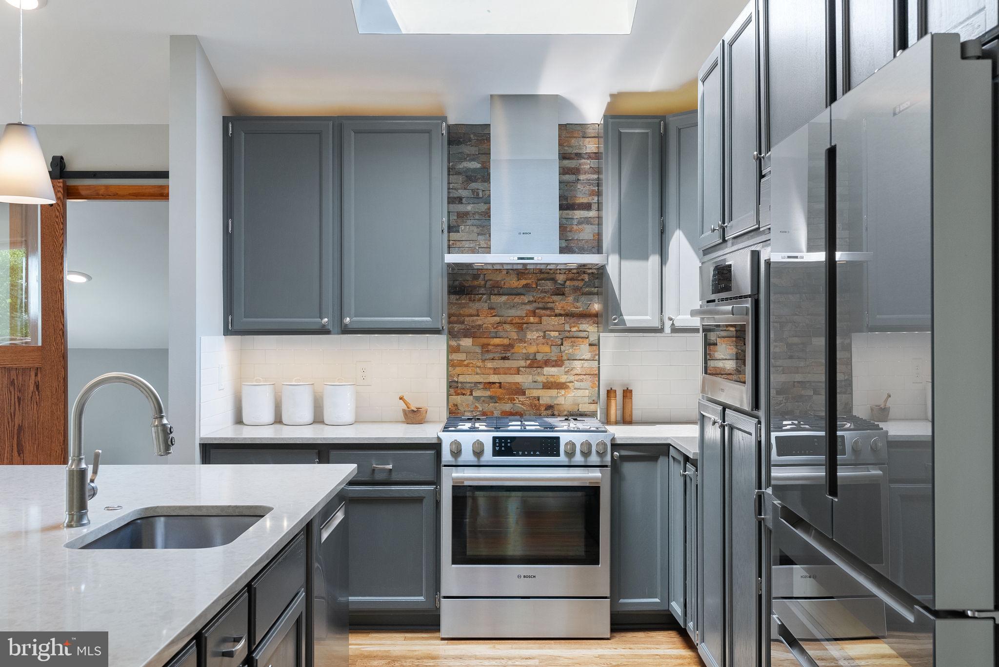 HERTZ DIVISION - Residential Lease