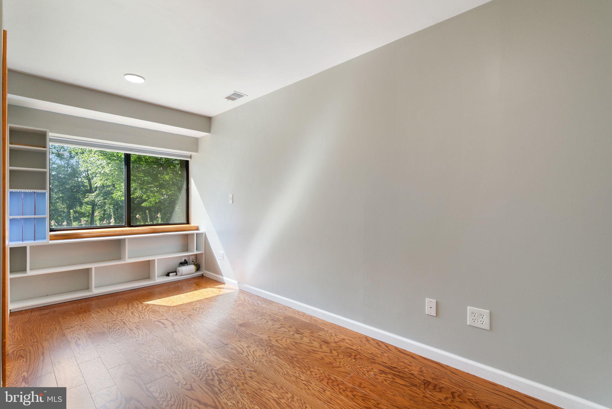 HERTZ DIVISION - Residential Lease