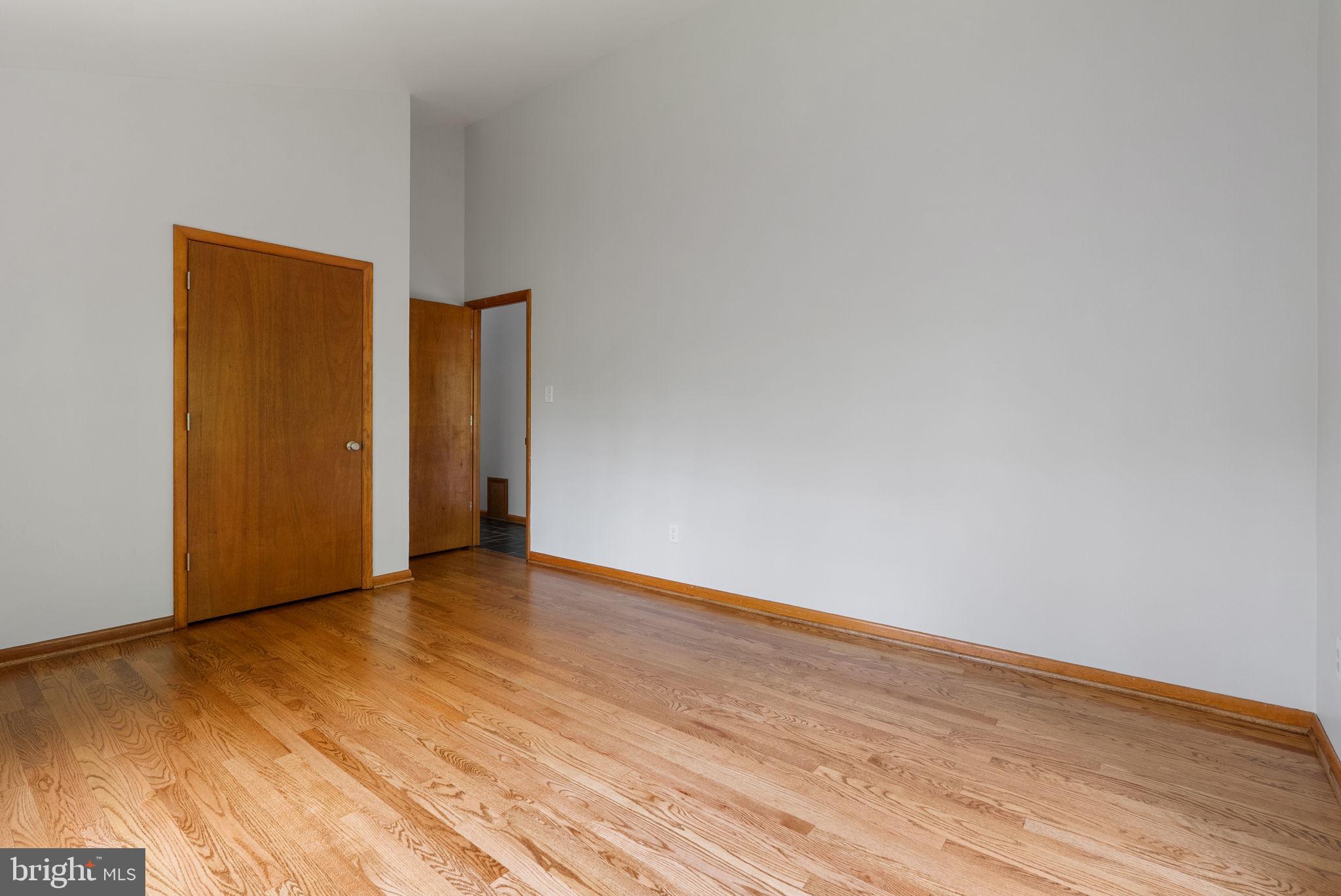 HERTZ DIVISION - Residential Lease