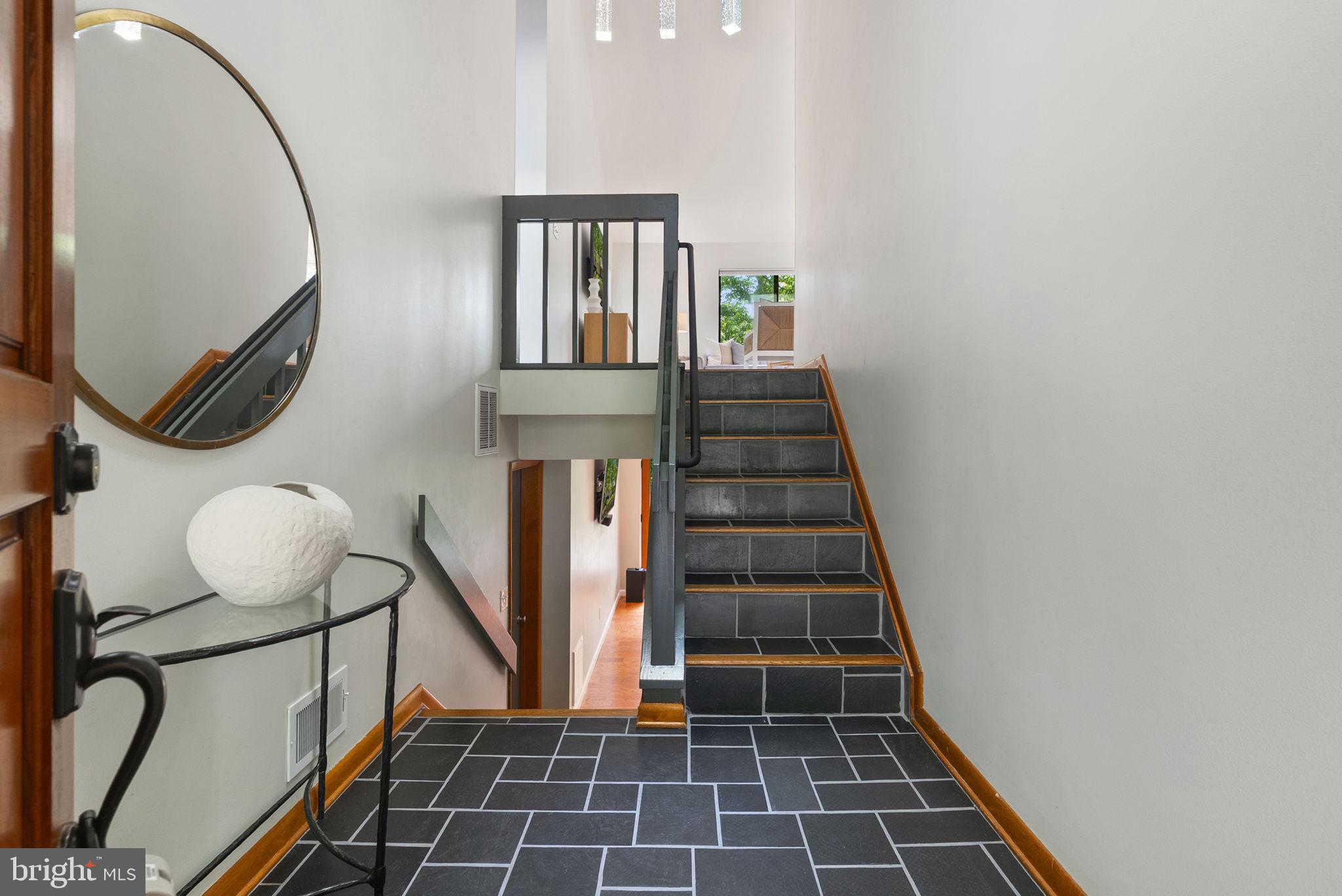 HERTZ DIVISION - Residential Lease