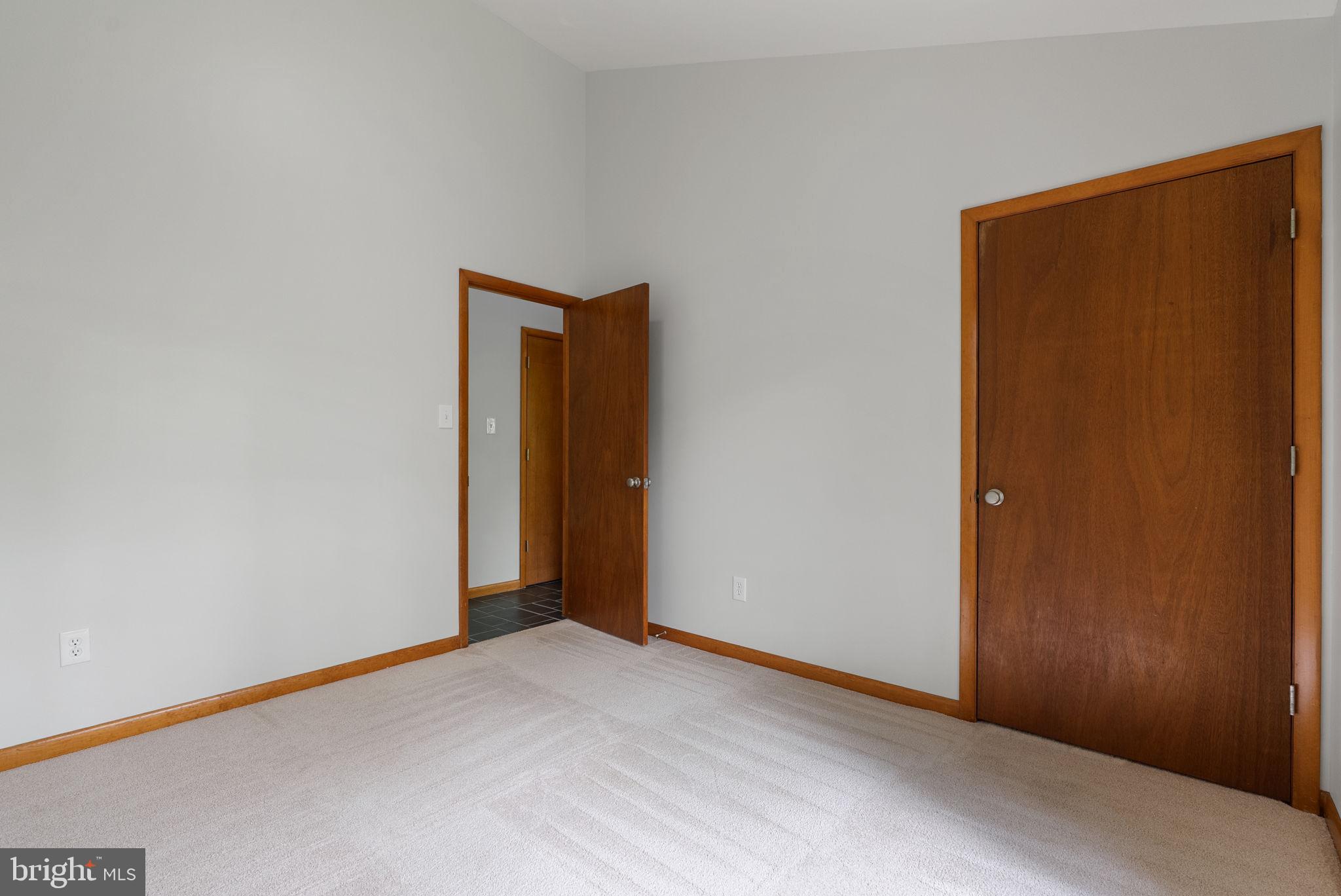 HERTZ DIVISION - Residential Lease